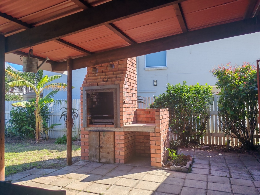 4 Bedroom Property for Sale in Boknesstrand Eastern Cape